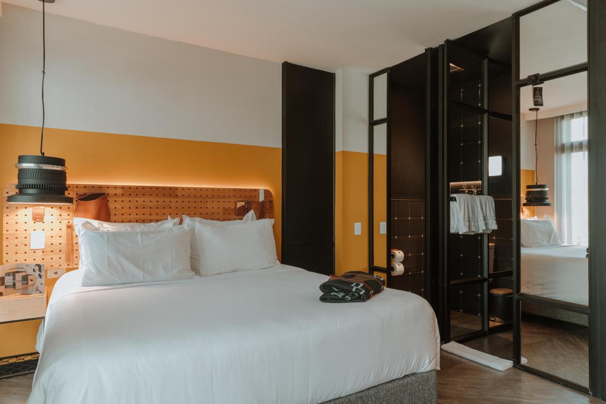 The Click Clack Hotel Medellín Exterior foto A room at the hotel