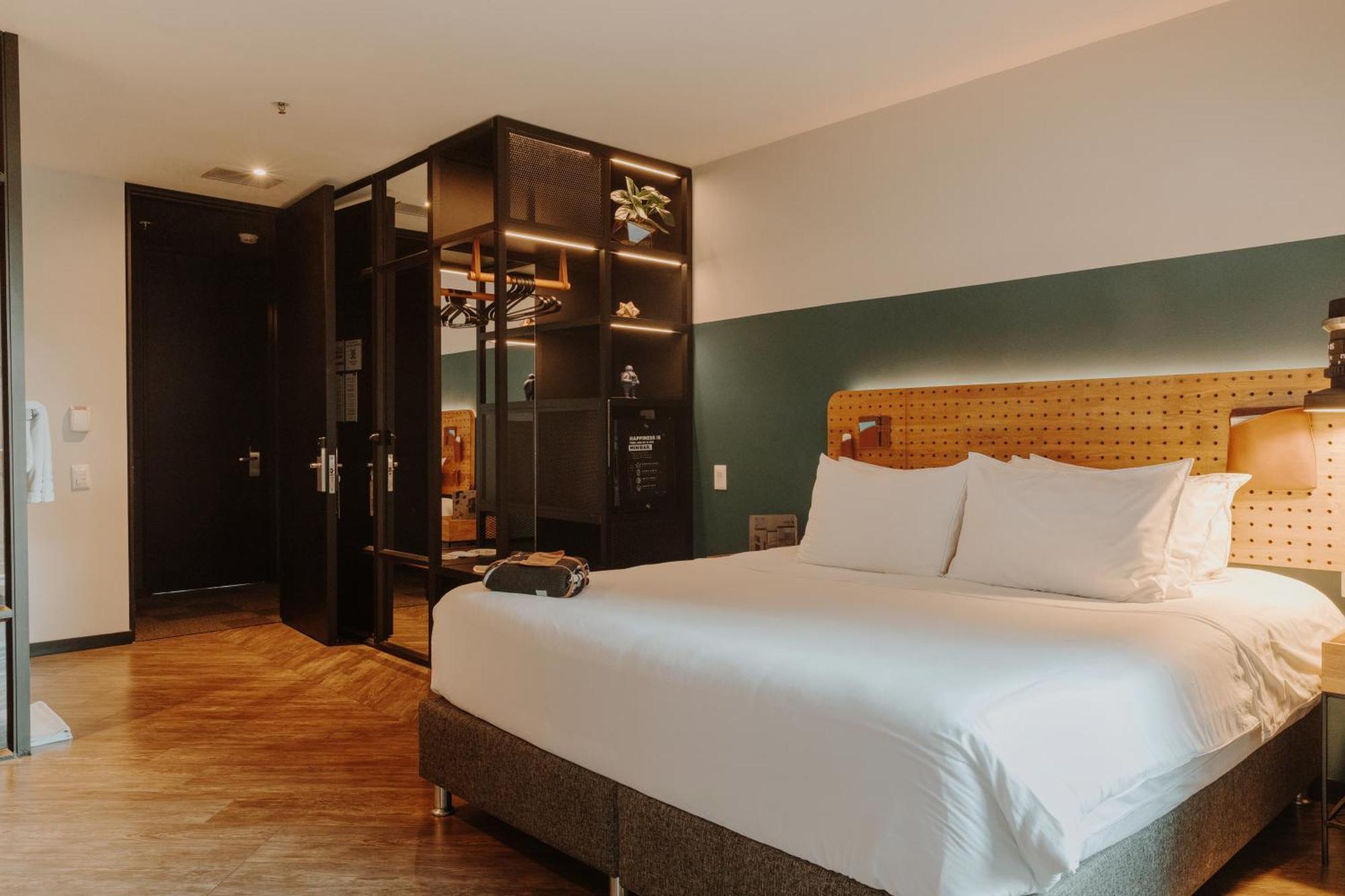 The Click Clack Hotel Medellín Exterior foto Deluxe Room