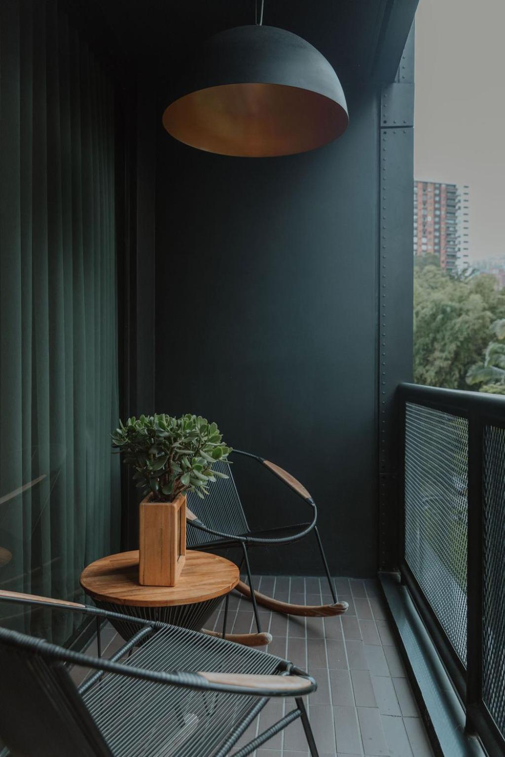 The Click Clack Hotel Medellín Exterior foto A balcony in a residential building in China